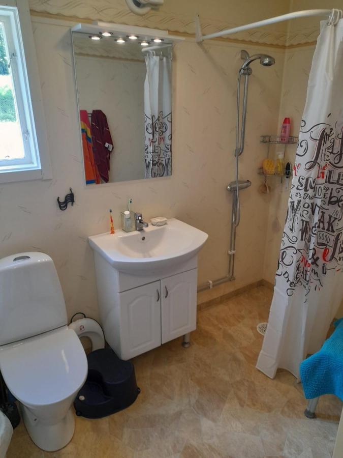 Small Bedroom, Outside Toilet, Shower Kitchen, 120 M From Sandbach Bräcke Exterior photo